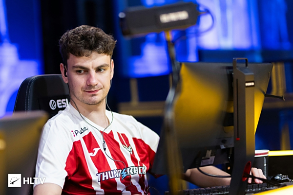 LGD Gaming 官方宣布：前 EDGY 辅助 YCX 正式加入，共同迎接新赛季！