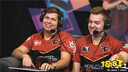 LCK选手的多巴胺穿搭：T1全员自信非常